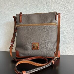 EUC Dooney & Bourke Pebble Leather Crossbody